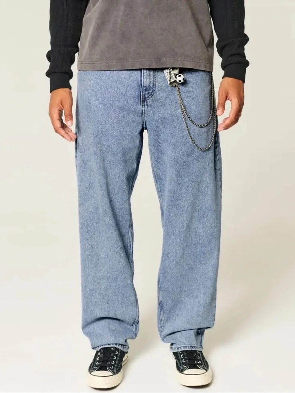 Hollister Classic Straight Leg Jeans in Medium Blue Wash staple classic skater